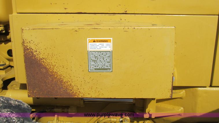image for item G5638 2002 Caterpillar 140H motor grader