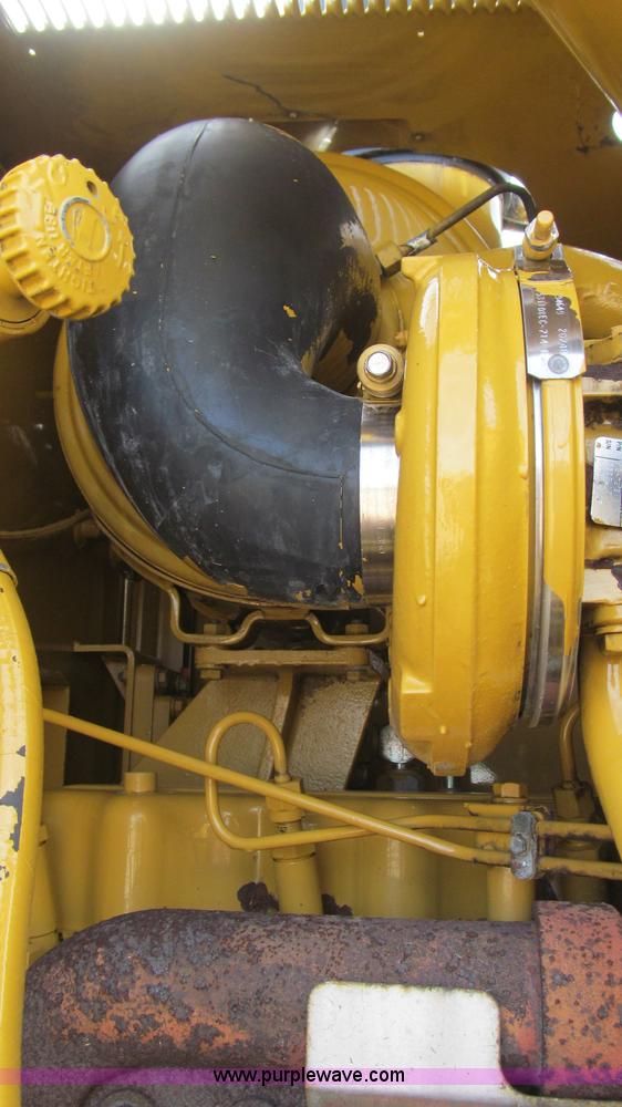 image for item G5638 2002 Caterpillar 140H motor grader