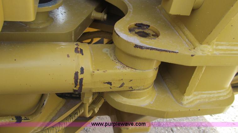 image for item G5638 2002 Caterpillar 140H motor grader