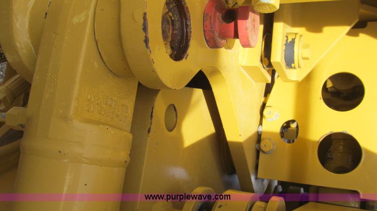 image for item G5638 2002 Caterpillar 140H motor grader