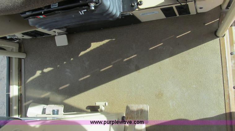 image for item G5638 2002 Caterpillar 140H motor grader