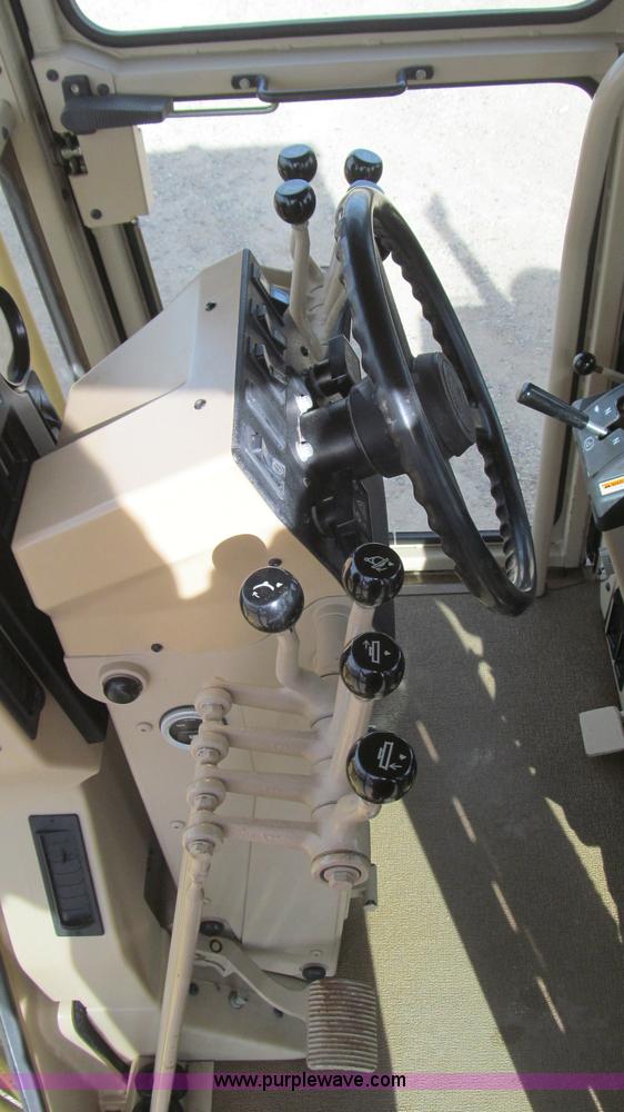 image for item G5638 2002 Caterpillar 140H motor grader