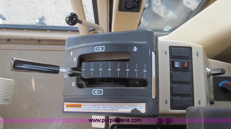 image for item G5638 2002 Caterpillar 140H motor grader