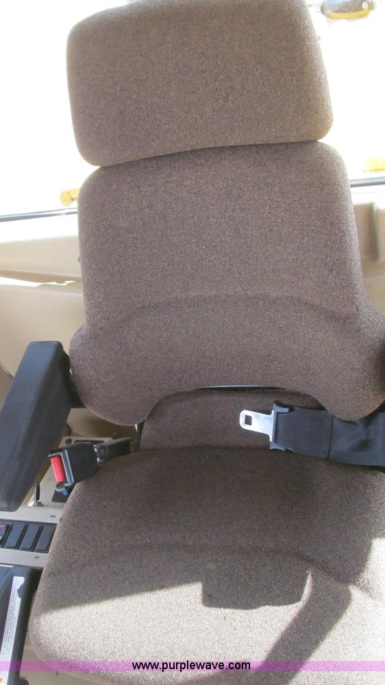 image for item G5638 2002 Caterpillar 140H motor grader