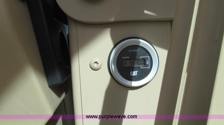 image for item G5638 2002 Caterpillar 140H motor grader