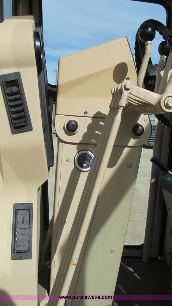 image for item G5638 2002 Caterpillar 140H motor grader