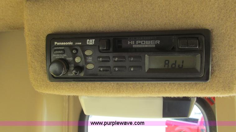 image for item G5638 2002 Caterpillar 140H motor grader