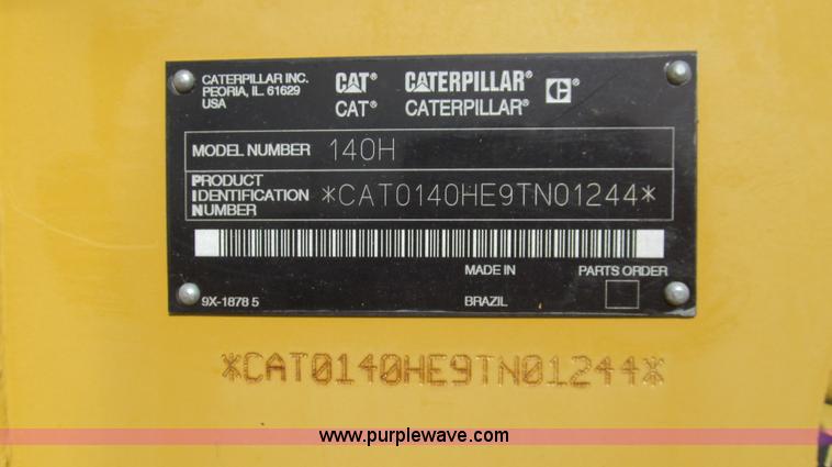 image for item G5638 2002 Caterpillar 140H motor grader