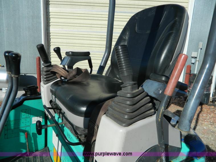 image for item G7677 2006 IHI 15NX2 mini excavator