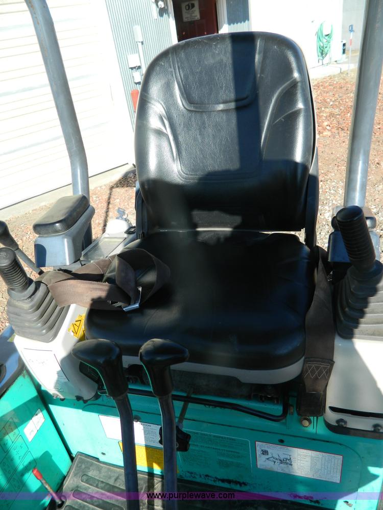 image for item G7677 2006 IHI 15NX2 mini excavator