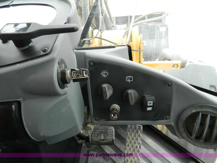 image for item G7680 2005 Caterpillar 930G articulated wheel loader