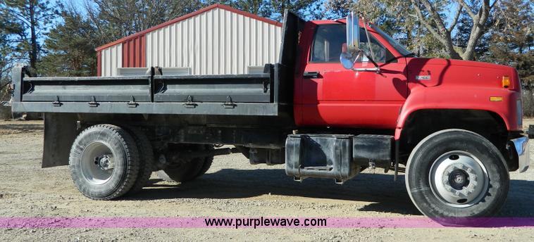 image for item Y9043 1994 GMC TopKick dump truck