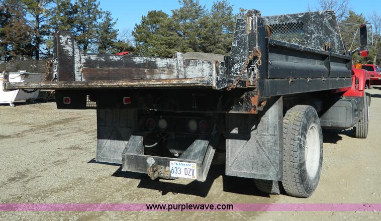 image for item Y9043 1994 GMC TopKick dump truck