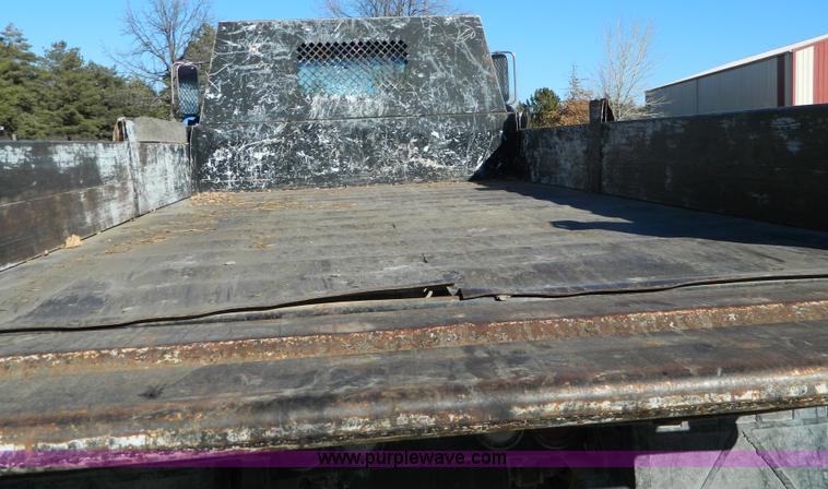 image for item Y9043 1994 GMC TopKick dump truck