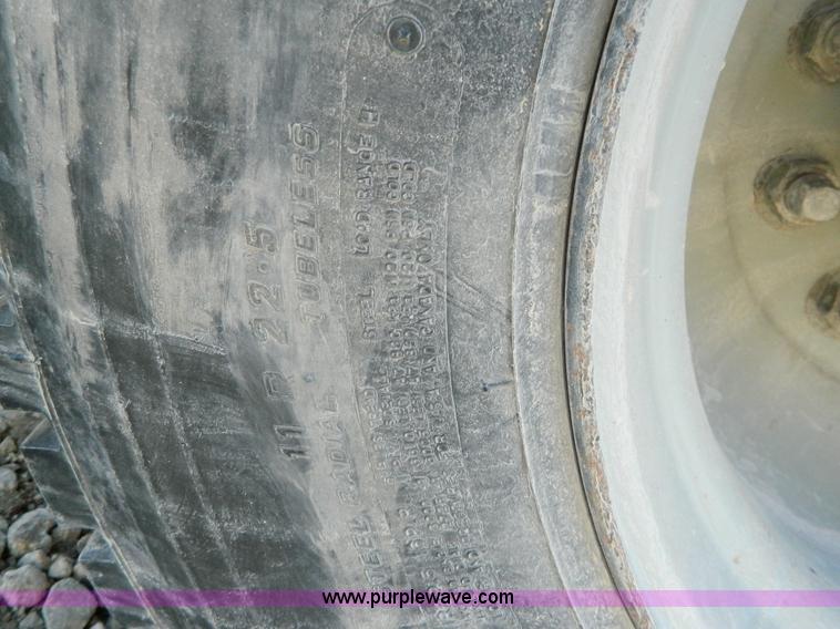 image for item Y9043 1994 GMC TopKick dump truck