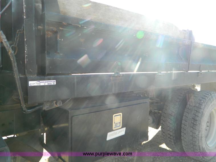 image for item Y9043 1994 GMC TopKick dump truck