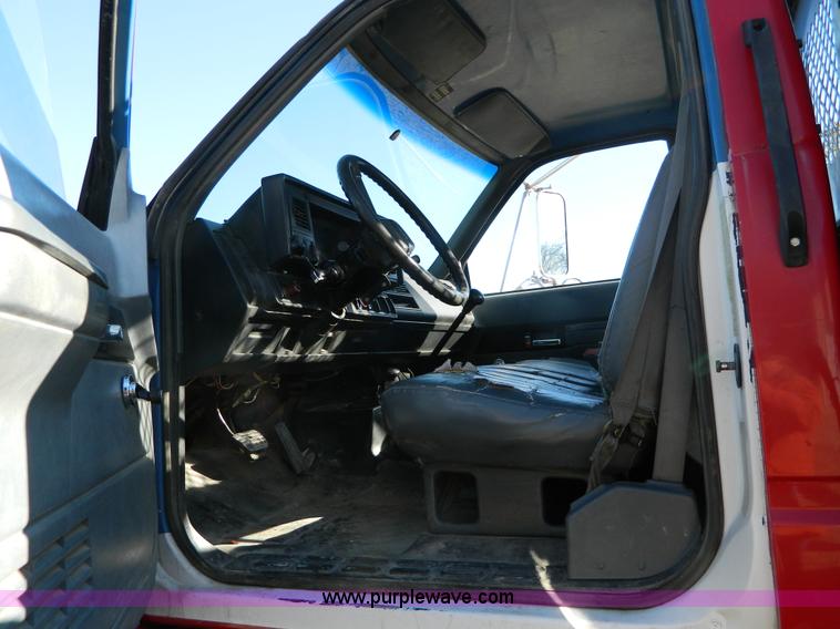 image for item Y9043 1994 GMC TopKick dump truck