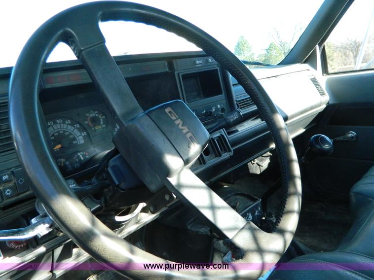 image for item Y9043 1994 GMC TopKick dump truck