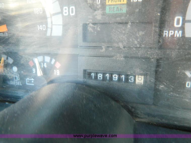 image for item Y9043 1994 GMC TopKick dump truck