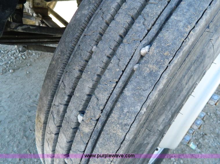 image for item Y9043 1994 GMC TopKick dump truck