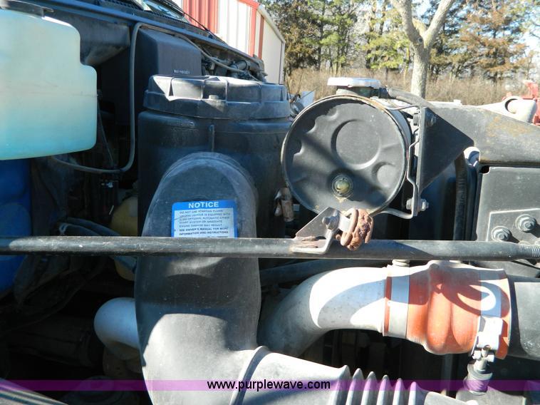 image for item Y9043 1994 GMC TopKick dump truck