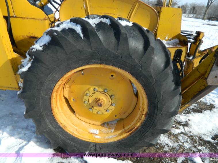 image for item Y9050 John Deere 1010 backhoe