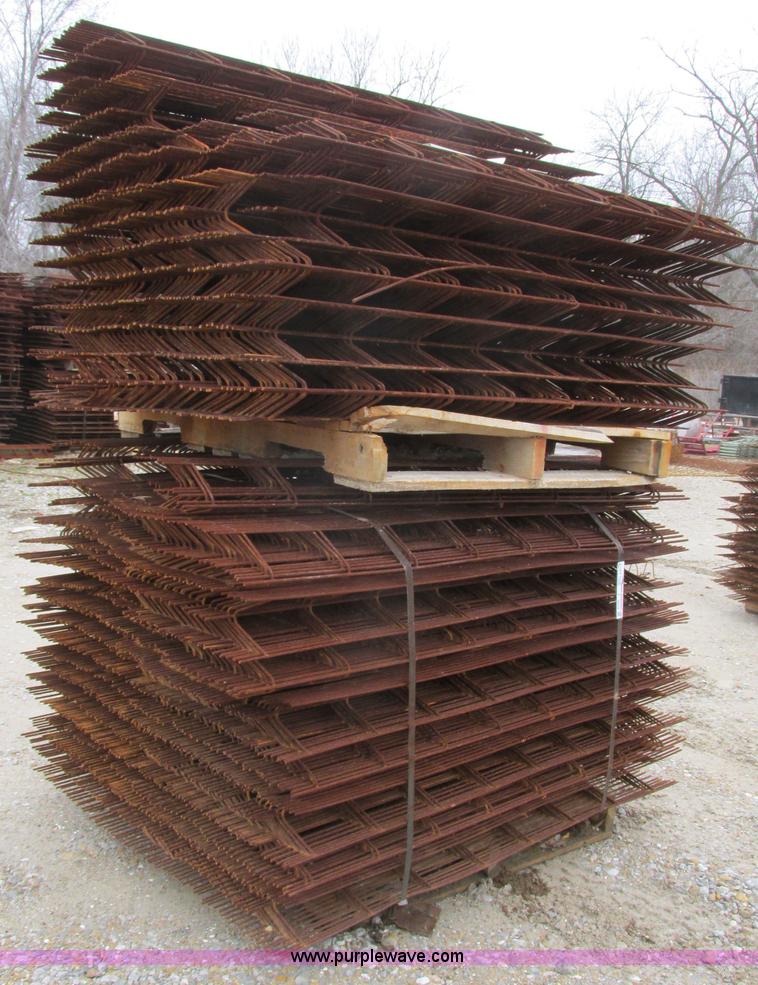 image for item Y9542 Approximately 1,500 assorted concrete rebar chairs