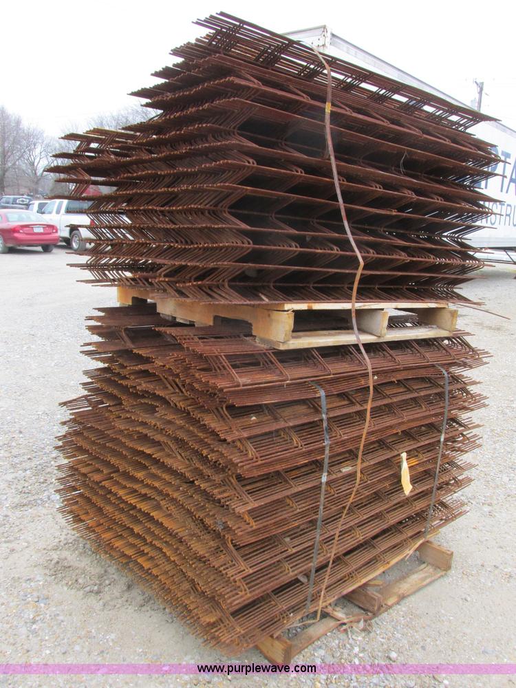 image for item Y9542 Approximately 1,500 assorted concrete rebar chairs