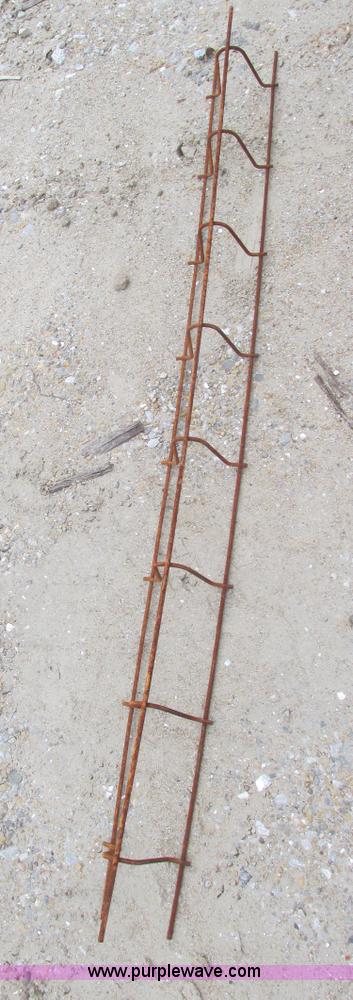 image for item Y9542 Approximately 1,500 assorted concrete rebar chairs