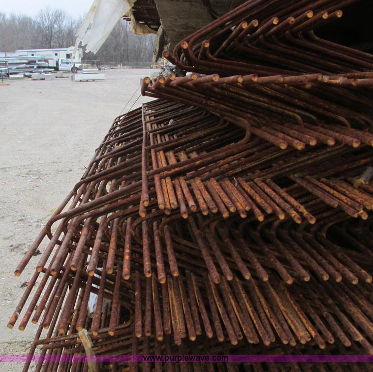 image for item Y9543 Approximately 1,800 assorted concrete rebar chairs