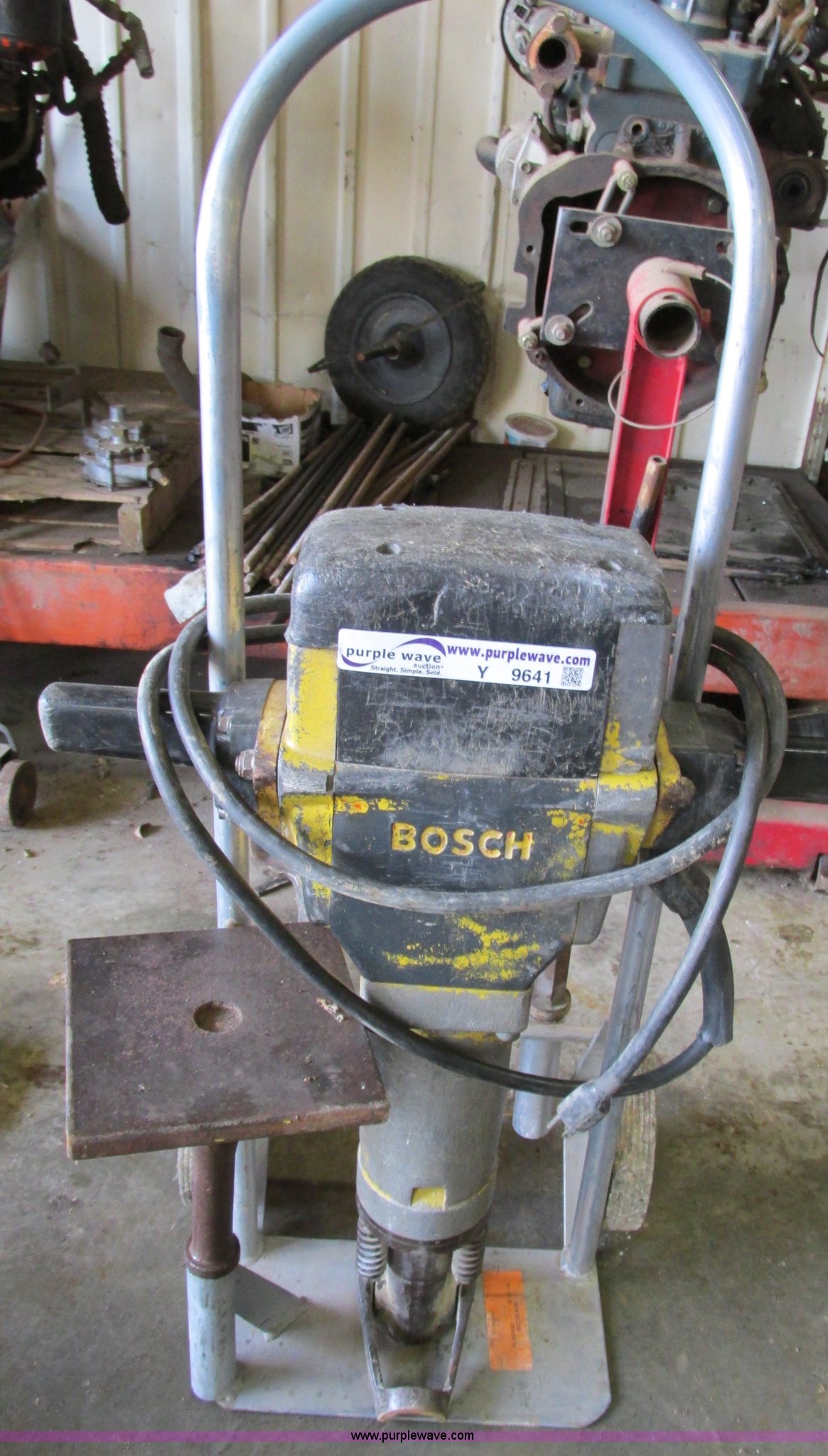 Bosch 60 lb electric hammer in Sibley, MO Item Y9641 sold Purple Wave