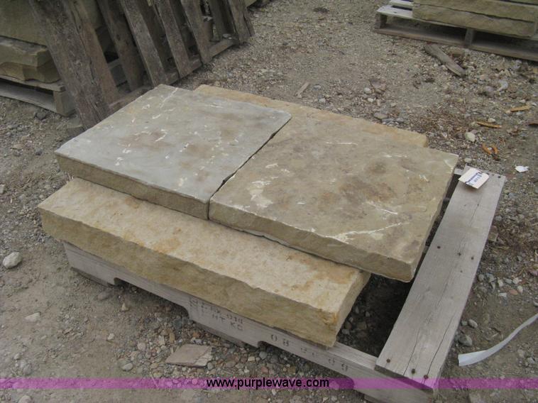 image for item AK9118 Approx. 15 pieces on 3 pallets of cap stones/steps.