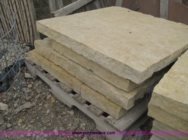 image for item AK9118 Approx. 15 pieces on 3 pallets of cap stones/steps.