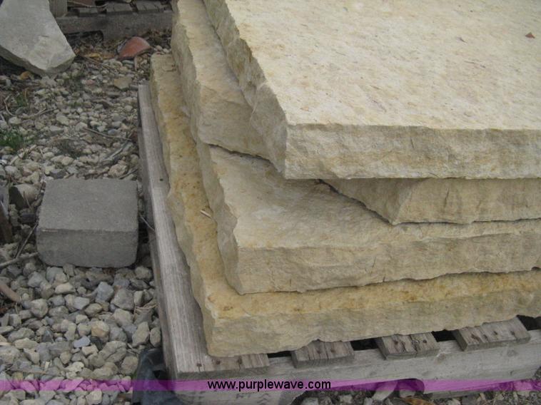 image for item AK9118 Approx. 15 pieces on 3 pallets of cap stones/steps.