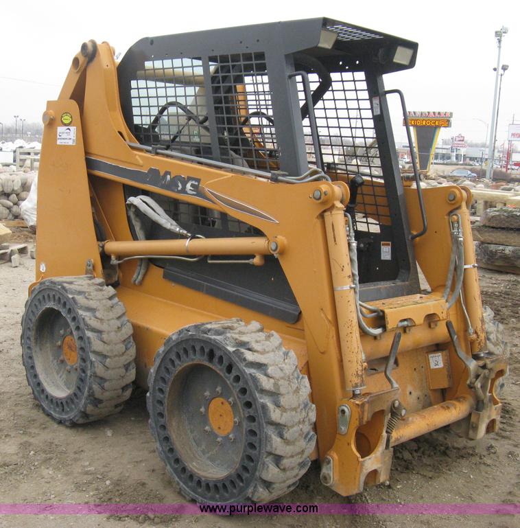 image for item E3075 2005 Case 435 skid steer