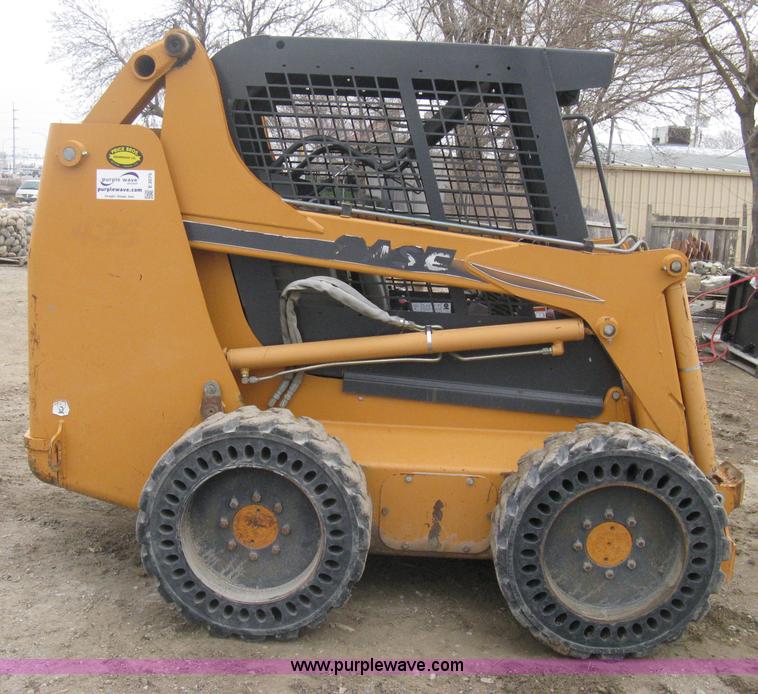 image for item E3075 2005 Case 435 skid steer