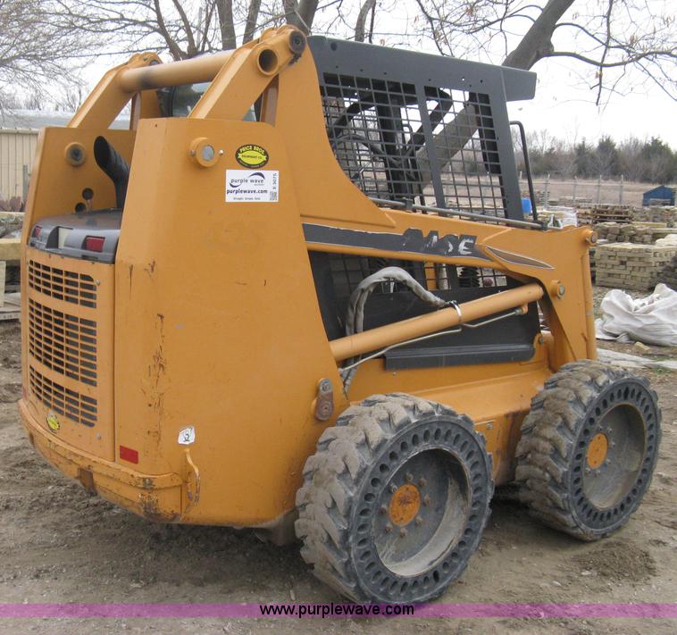 image for item E3075 2005 Case 435 skid steer