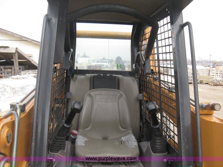 image for item E3075 2005 Case 435 skid steer