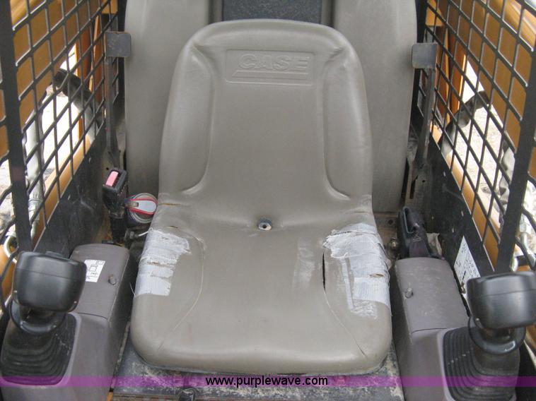 image for item E3075 2005 Case 435 skid steer