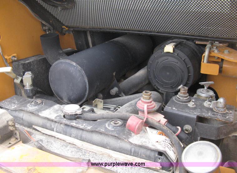 image for item E3075 2005 Case 435 skid steer