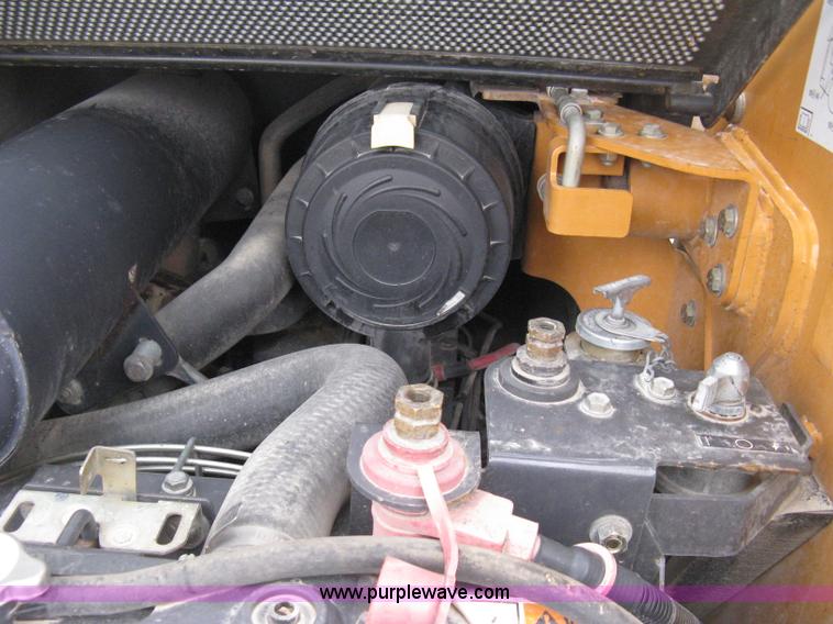 image for item E3075 2005 Case 435 skid steer