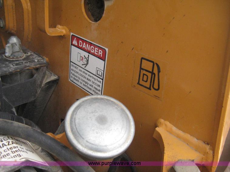 image for item E3075 2005 Case 435 skid steer