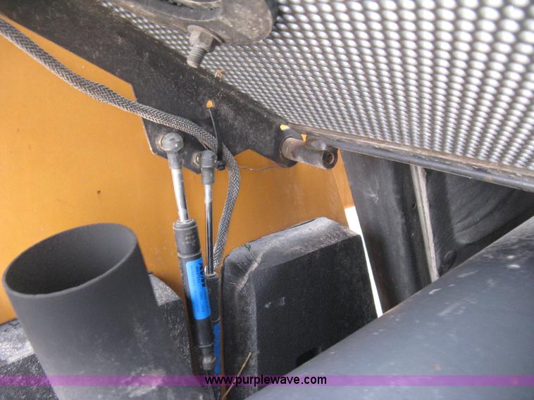 image for item E3075 2005 Case 435 skid steer