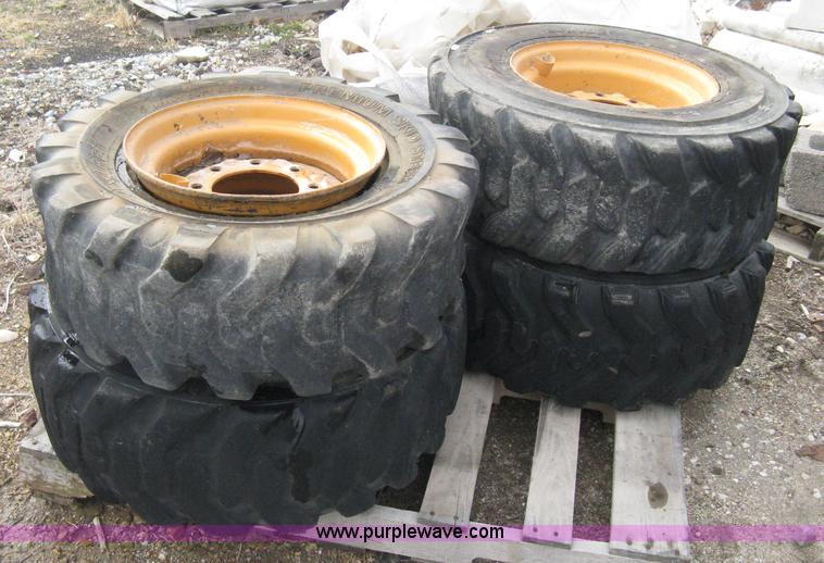 image for item E3075 2005 Case 435 skid steer