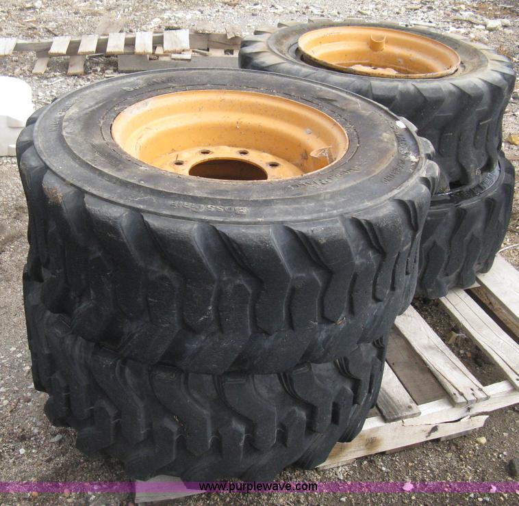 image for item E3075 2005 Case 435 skid steer