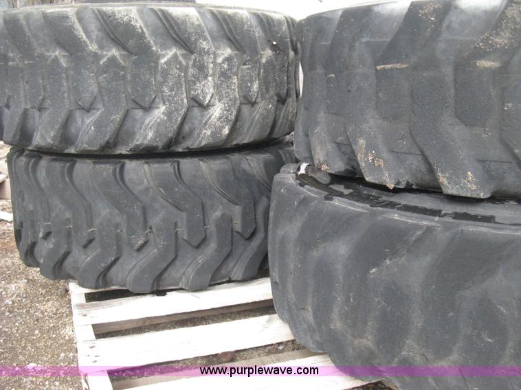 image for item E3075 2005 Case 435 skid steer