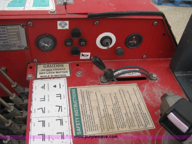 image for item E3077 1997 Moffett M5000 piggy back forklift