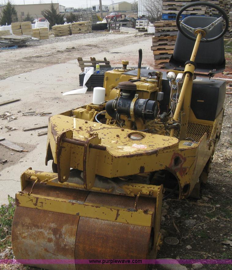 image for item E3078 Mauldin 3000 double drum vibratory roller