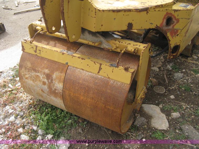 image for item E3078 Mauldin 3000 double drum vibratory roller