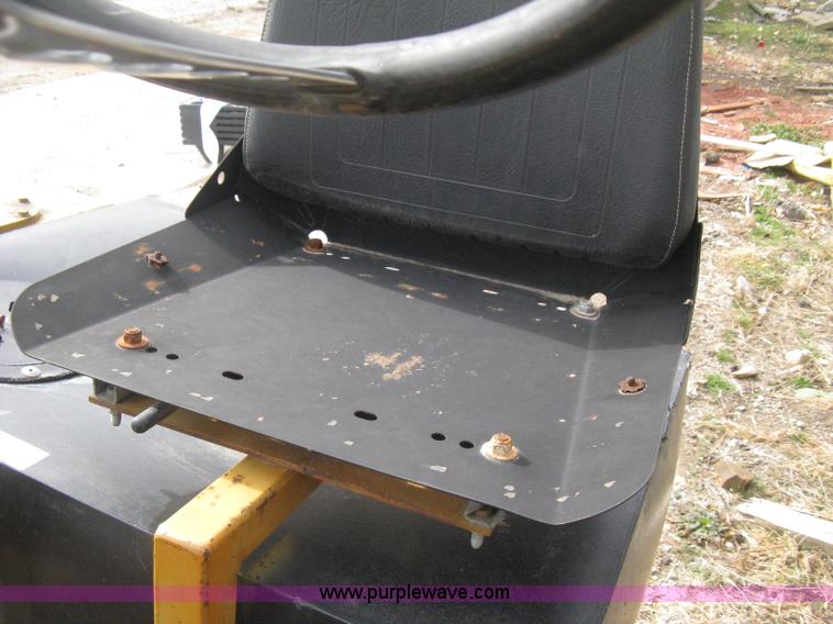 image for item E3078 Mauldin 3000 double drum vibratory roller